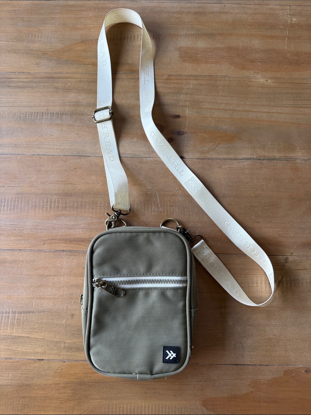 Thread Crossbody Bag with Adjustable Strap - Olive